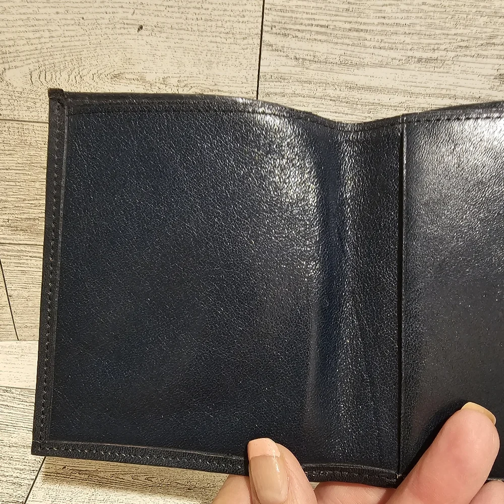 Gucci bi fold wallet rare EUC - Picture 8 of 10